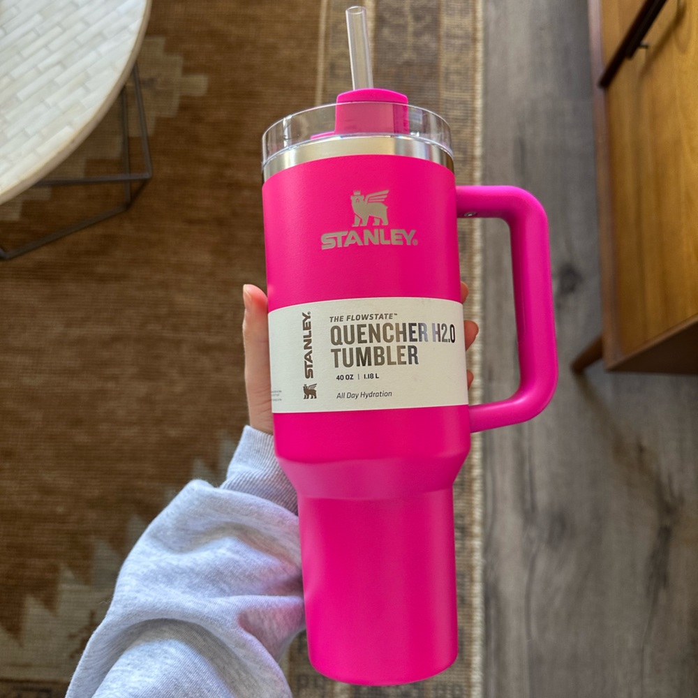 THE QUENCHER H2.0 FLOWSTATE™ STANLEY TUMBLER | 40 OZ